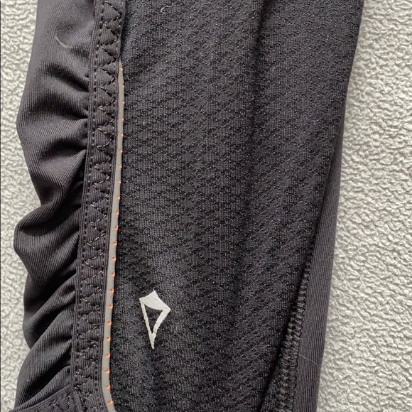 Ivivva capris - Picture 3 of 4